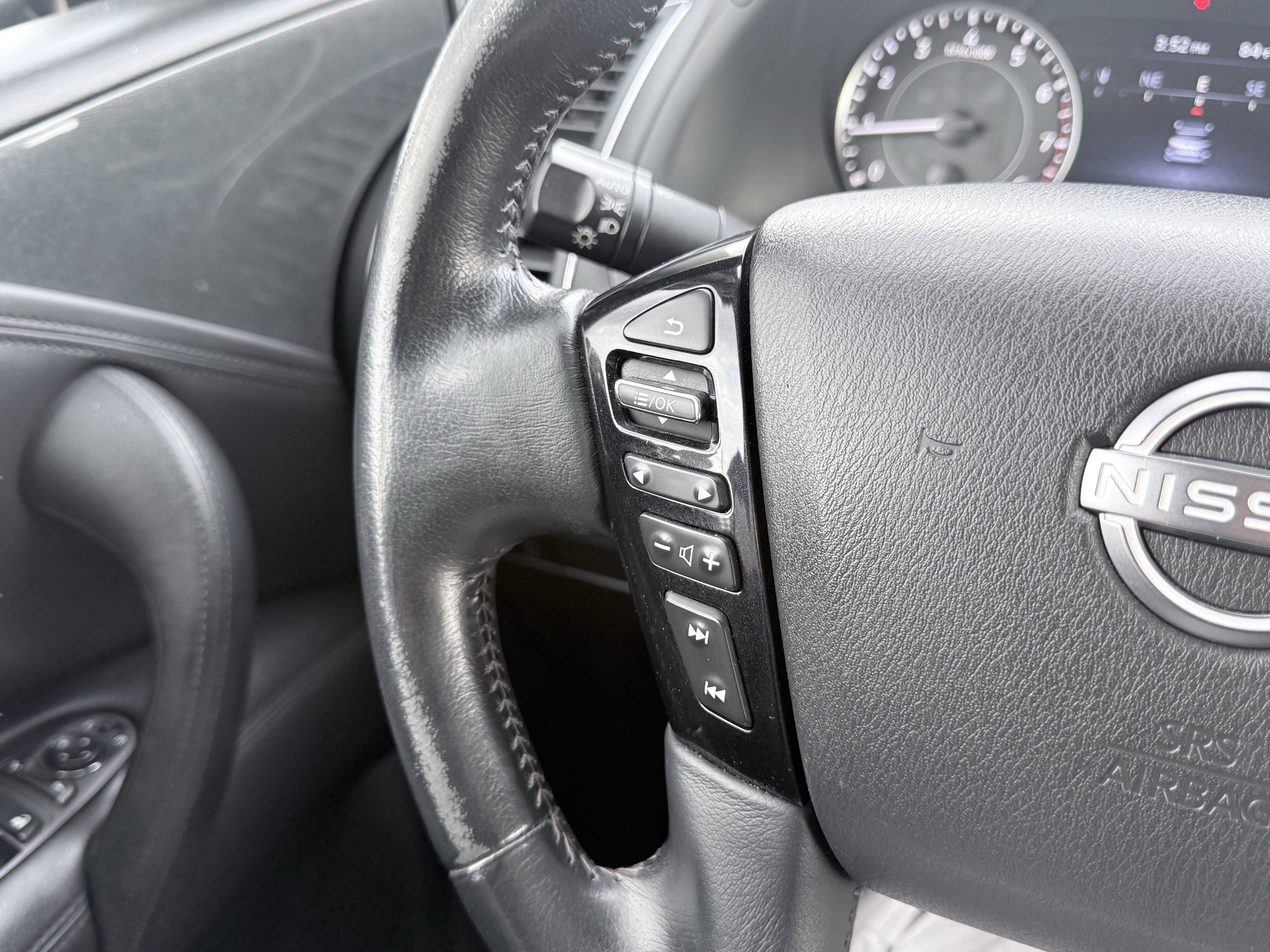 Used 2021 Nissan Armada SV w/ SV Appearance Package image 73