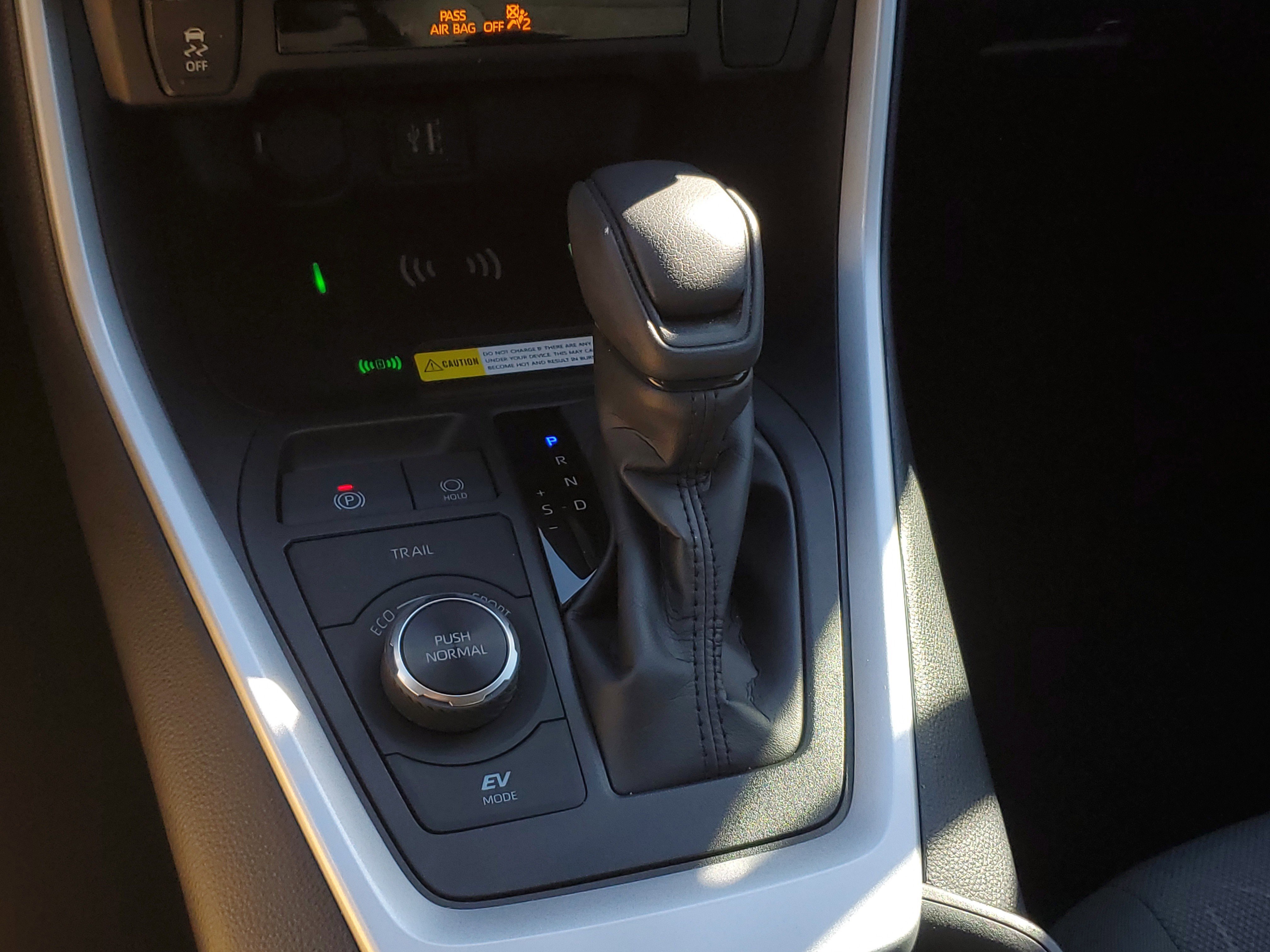 Used 2025 Toyota RAV4 XLE image 29