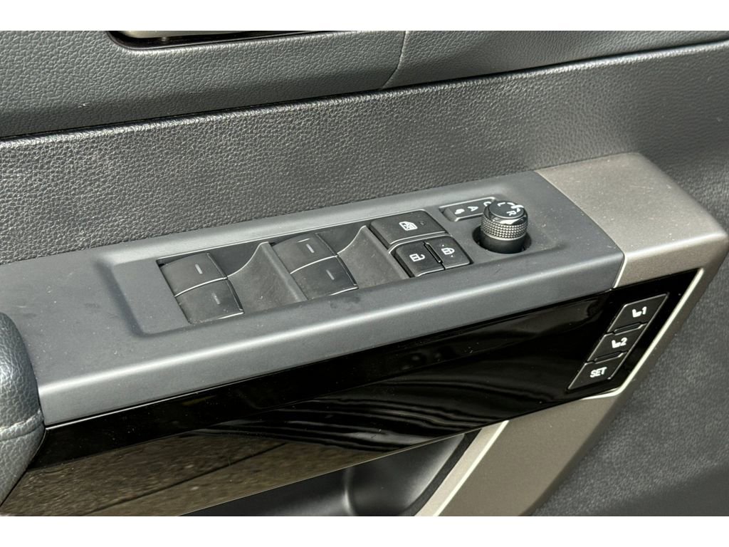 Used 2023 Toyota Tundra Limited image 12