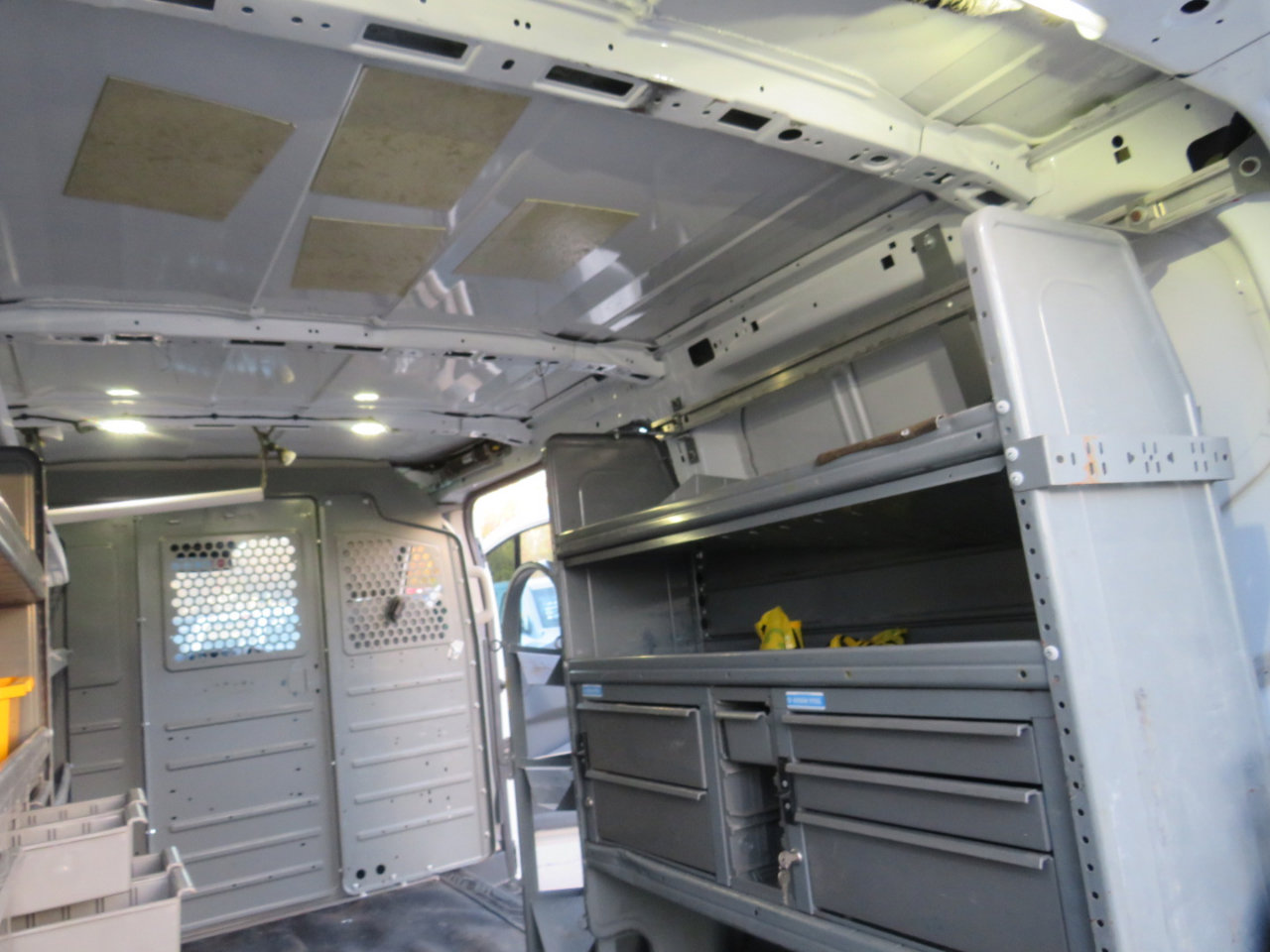 Used 2018 Ford Transit 250 130 Low Roof image 19