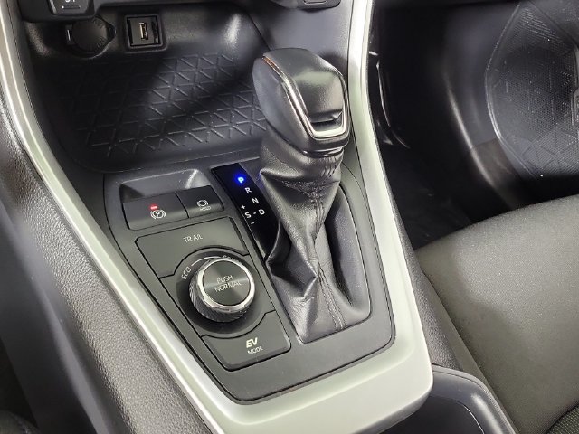 Used 2022 Toyota RAV4 SE AWD/4WD image 31
