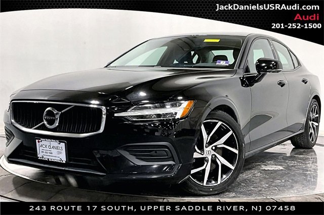 Used 2019 Volvo S60 T5 Momentum w/ Premium Package image 1