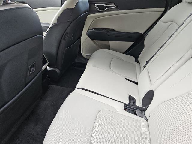 Used 2023 Kia Sportage EX image 18
