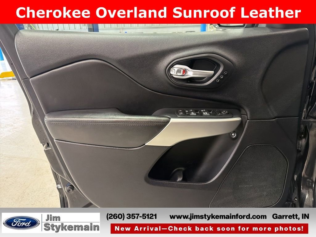 Used 2016 Jeep Cherokee Overland image 17