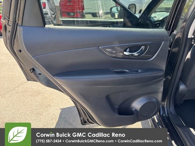 Used 2019 Nissan Rogue SV AWD/4WD image 17