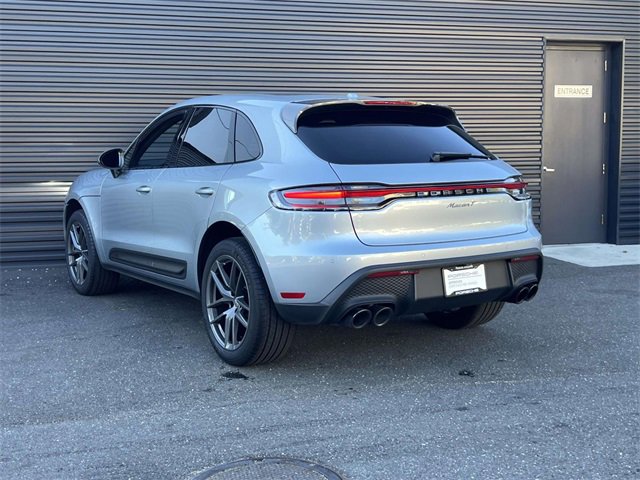 Certified 2025 Porsche Macan Turbo image 3