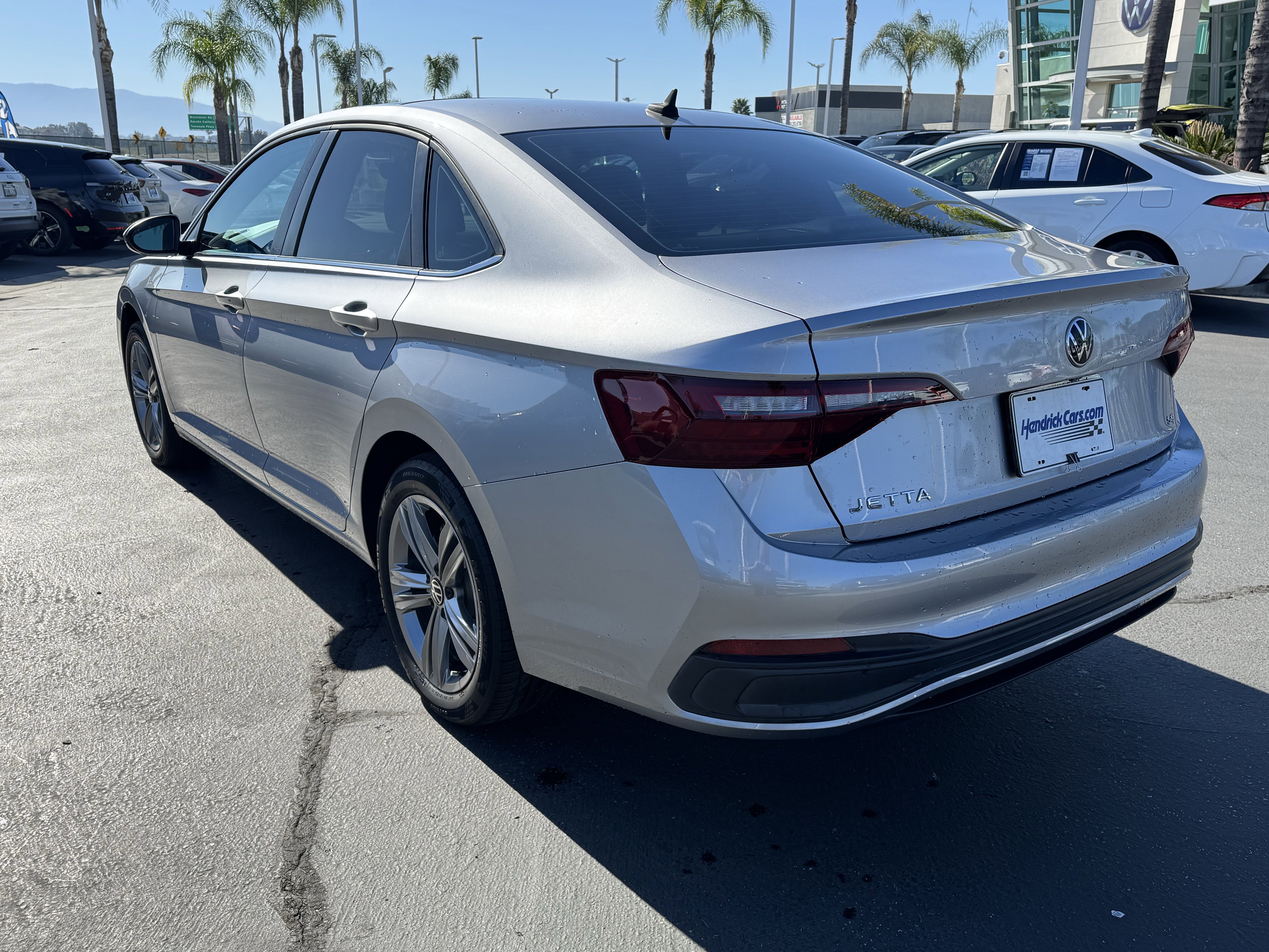 Used 2022 Volkswagen Jetta SE w/ Panoramic Sunroof Package image 8