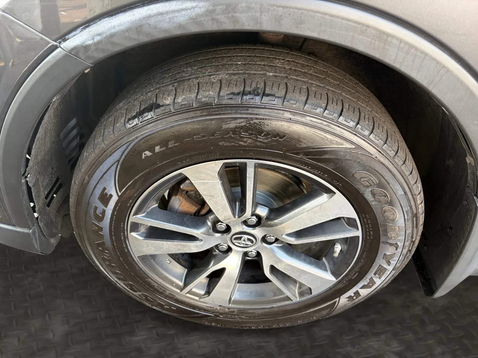 Used 2018 Toyota RAV4 XLE AWD/4WD image 37