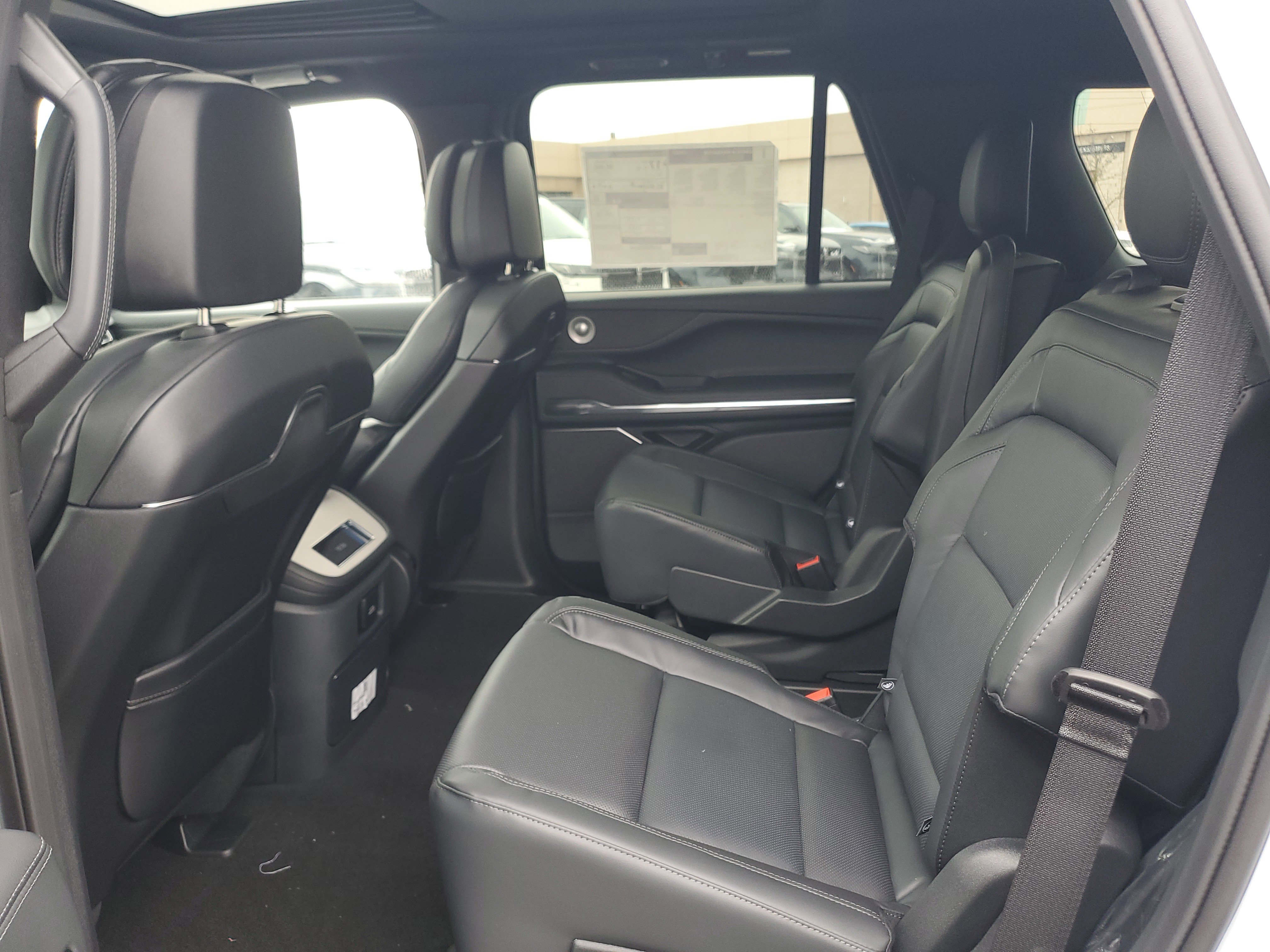 New 2026 Lincoln Navigator Reserve w/ Jet Appearance Package image 27