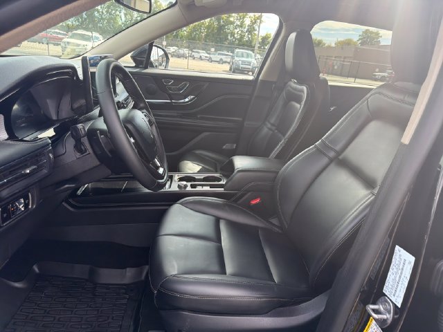 Certified 2025 Lincoln Corsair FWD image 12