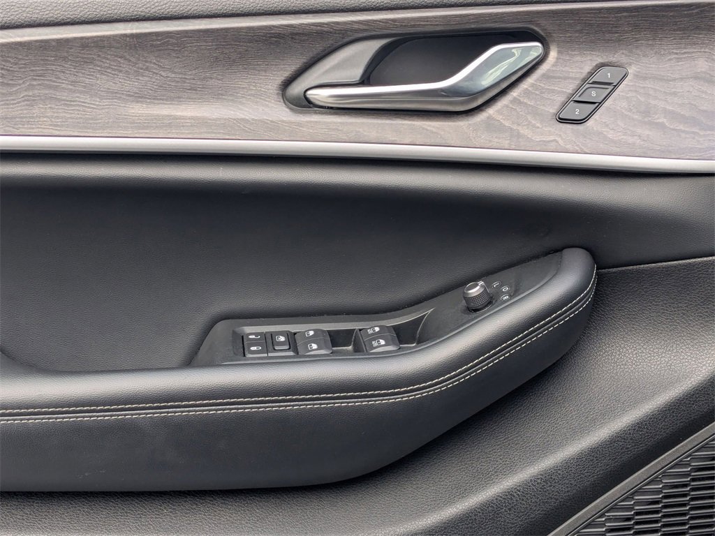 Used 2024 Jeep Grand Cherokee L Limited w/ Luxury Tech Group II image 14