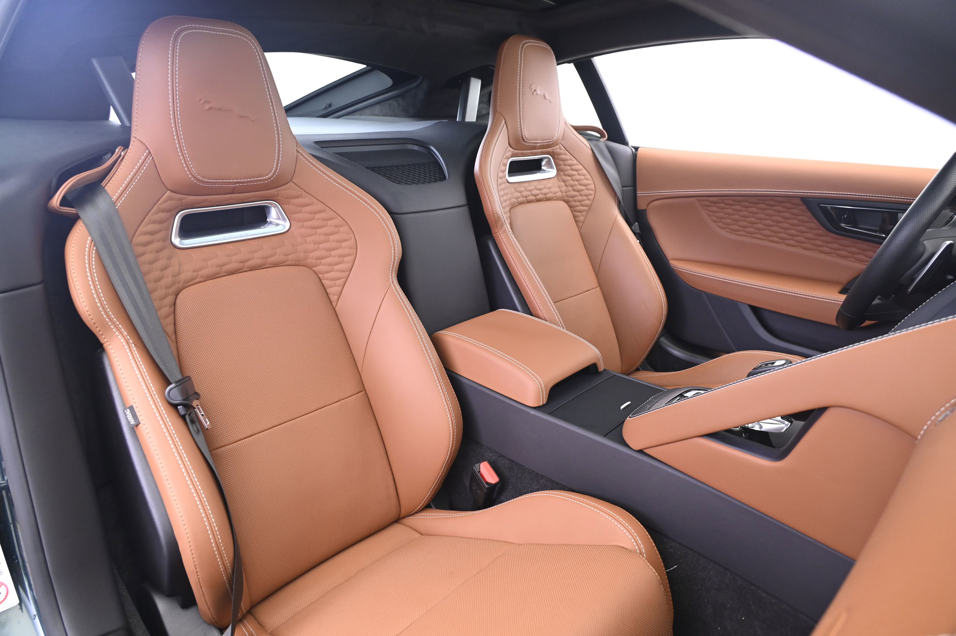 Used 2024 Jaguar F-TYPE R AWD/4WD image 20