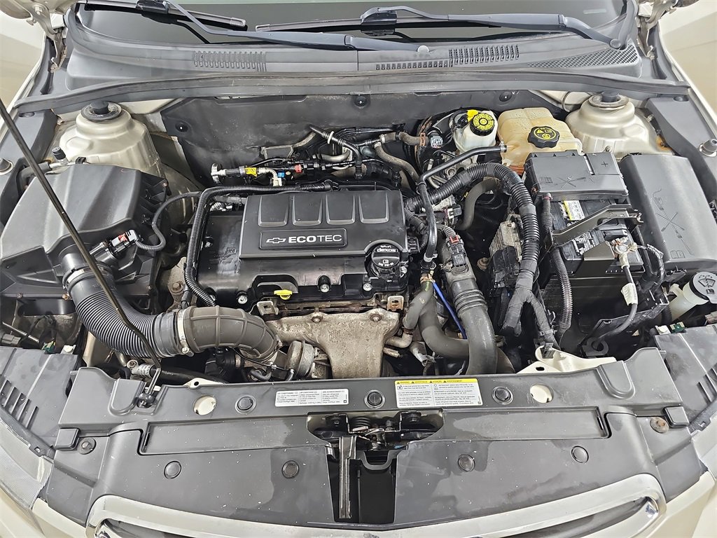 Used 2015 Chevrolet Cruze LT image 35