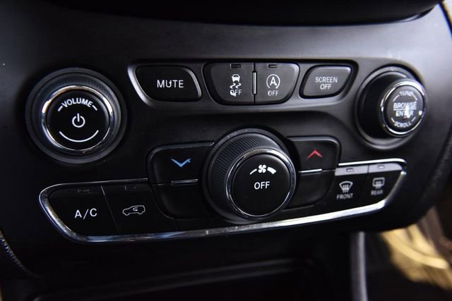 Used 2020 Jeep Cherokee Latitude image 14