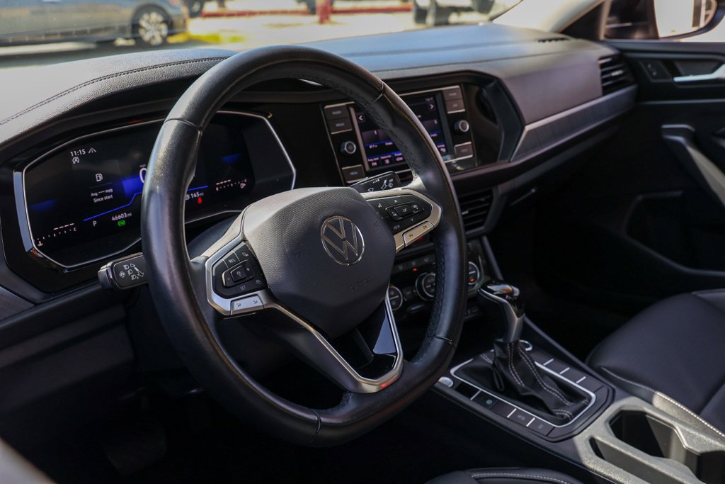 Used 2024 Volkswagen Jetta SE FWD image 14