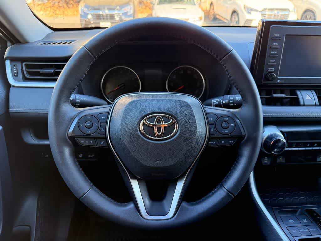 Used 2022 Toyota RAV4 XLE w/ Convenience Package FWD image 16