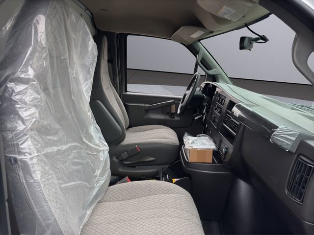 New 2026 GMC Savana 3500 w/ Power Convenience Package RWD image 20