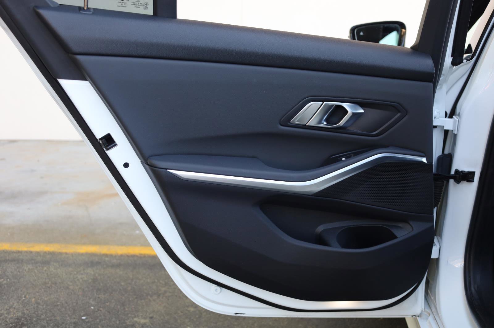 Used 2019 BMW 330i Sedan w/ Driving Assistance Package RWD image 18