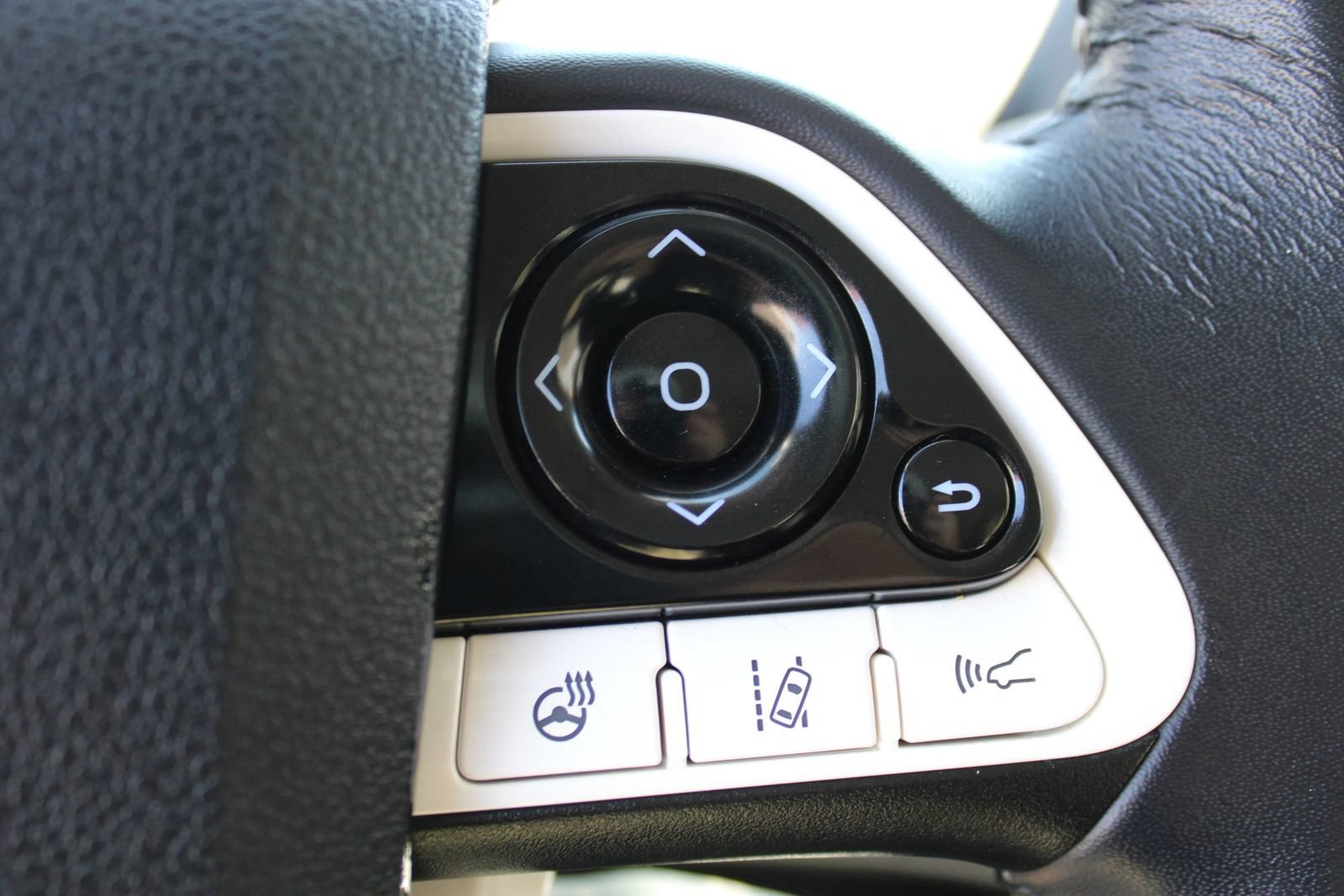 Used 2017 Toyota Prius Prime Advanced FWD image 23