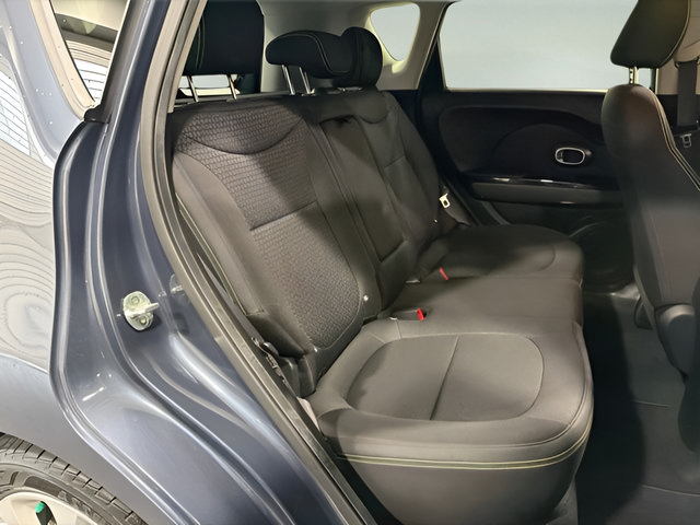 Used 2015 Kia Soul + w/ Audio Package FWD image 30