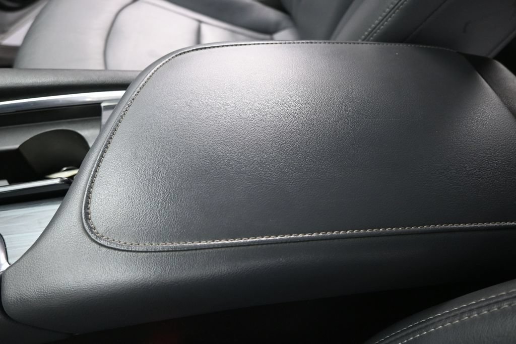 Used 2022 Buick Enclave Premium FWD image 32