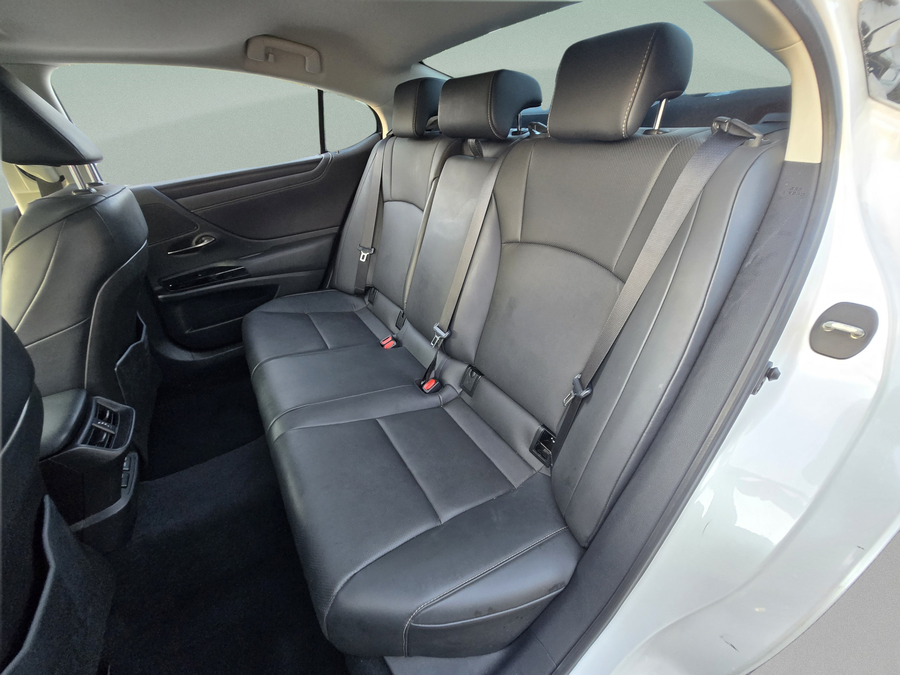 Certified 2024 Lexus ES 350 w/ Premium Package FWD image 22