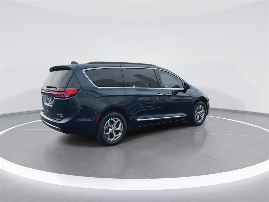 Used 2022 Chrysler Pacifica Limited image 8