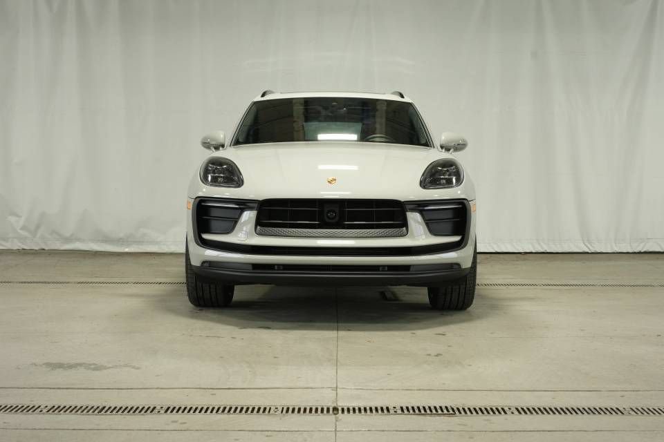 New 2026 Porsche Macan AWD/4WD image 10