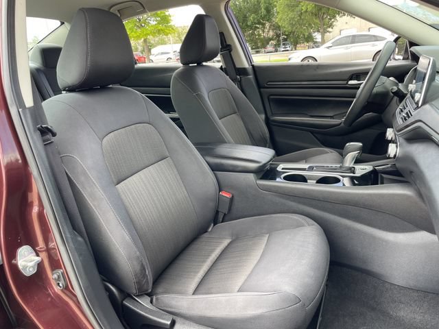 Used 2024 Nissan Altima 2.5 SV FWD image 25