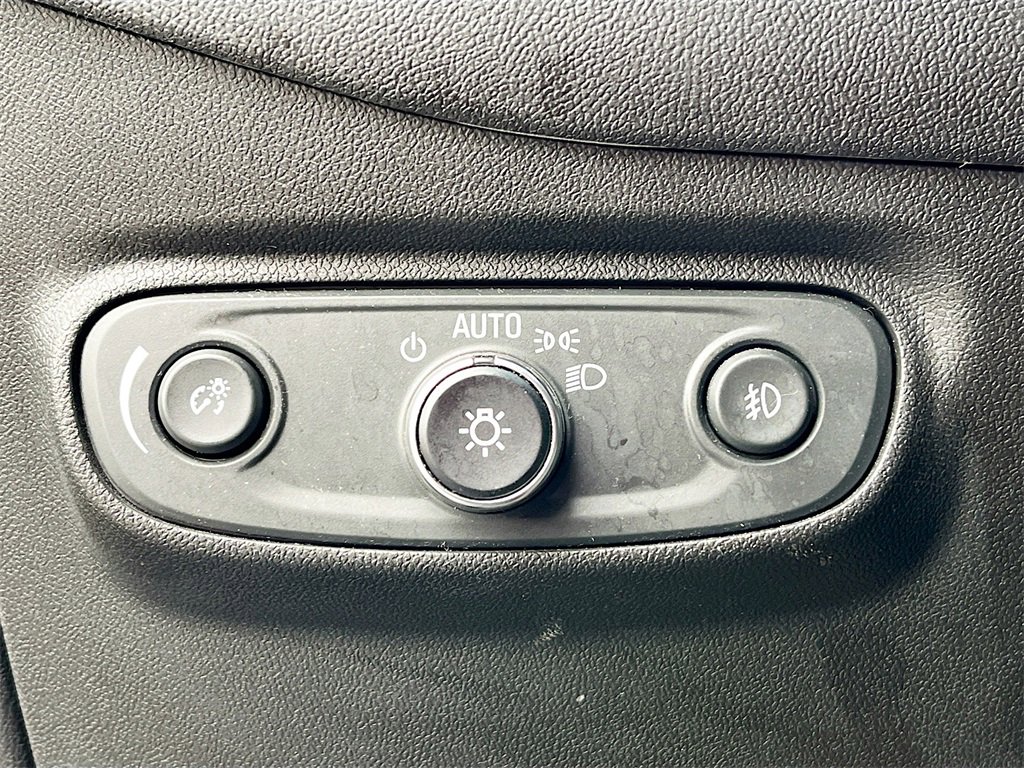 Used 2020 Chevrolet Equinox LT image 10