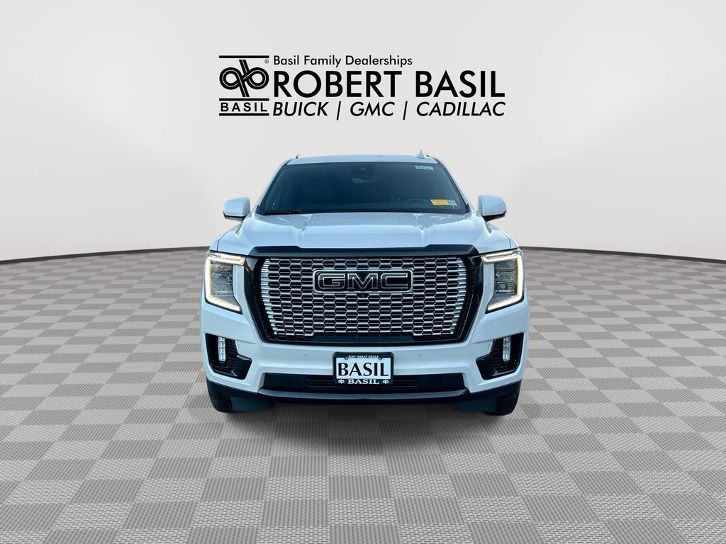Used 2023 GMC Yukon XL Denali w/ Advanced Technology Package AWD/4WD image 3