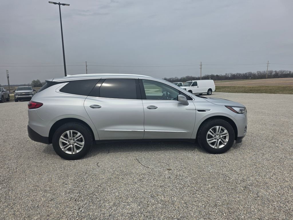 Used 2021 Buick Enclave Essence image 3