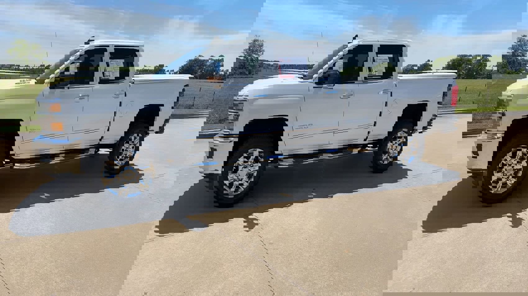 Used 2019 Chevrolet Silverado 2500 LTZ w/ Duramax Plus Package AWD/4WD image 4