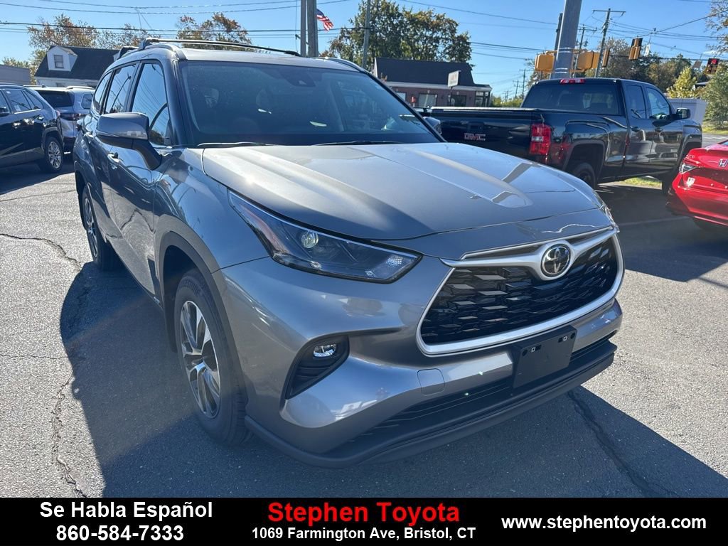 New 2025 Toyota Highlander XLE