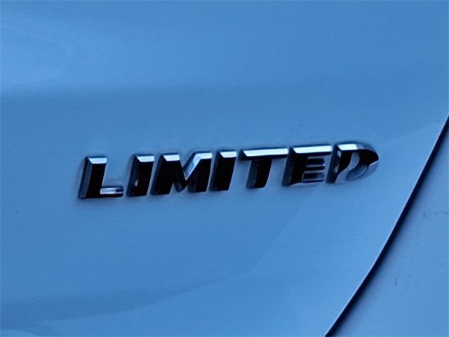 Used 2016 Jeep Grand Cherokee Limited w/ Luxury Group II image 32