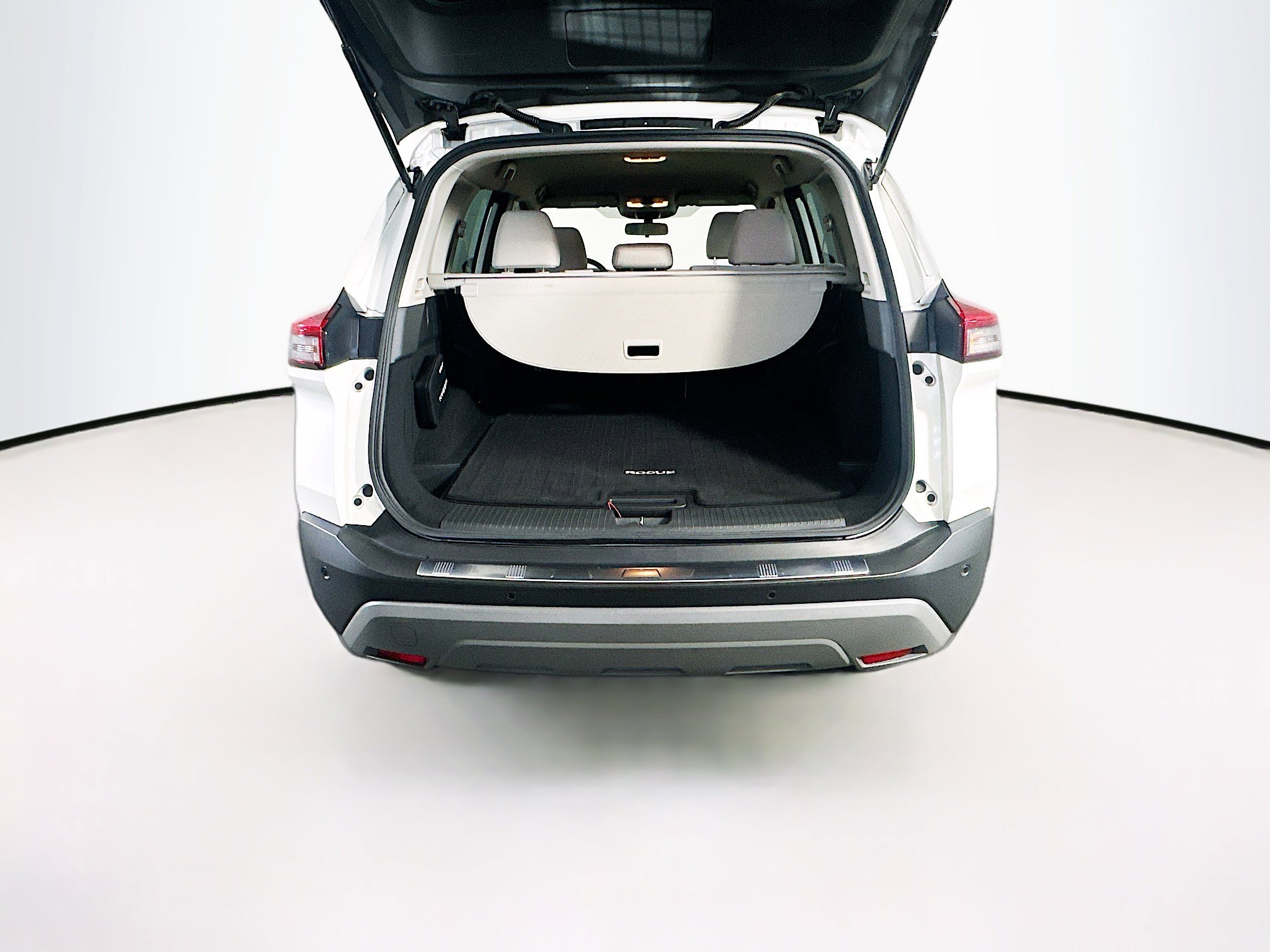 Used 2023 Nissan Rogue SV image 29