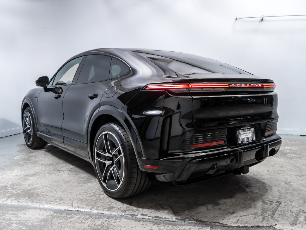 New 2026 Porsche Cayenne Turbo AWD/4WD image 3