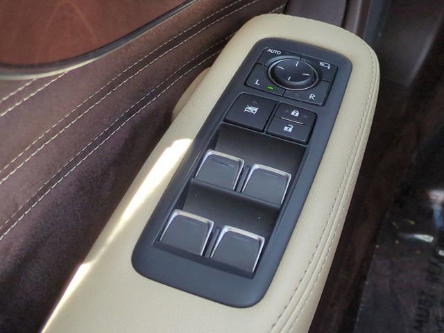 Certified 2020 Lexus LS 500 w/ Accessory Package (Z2) RWD image 23