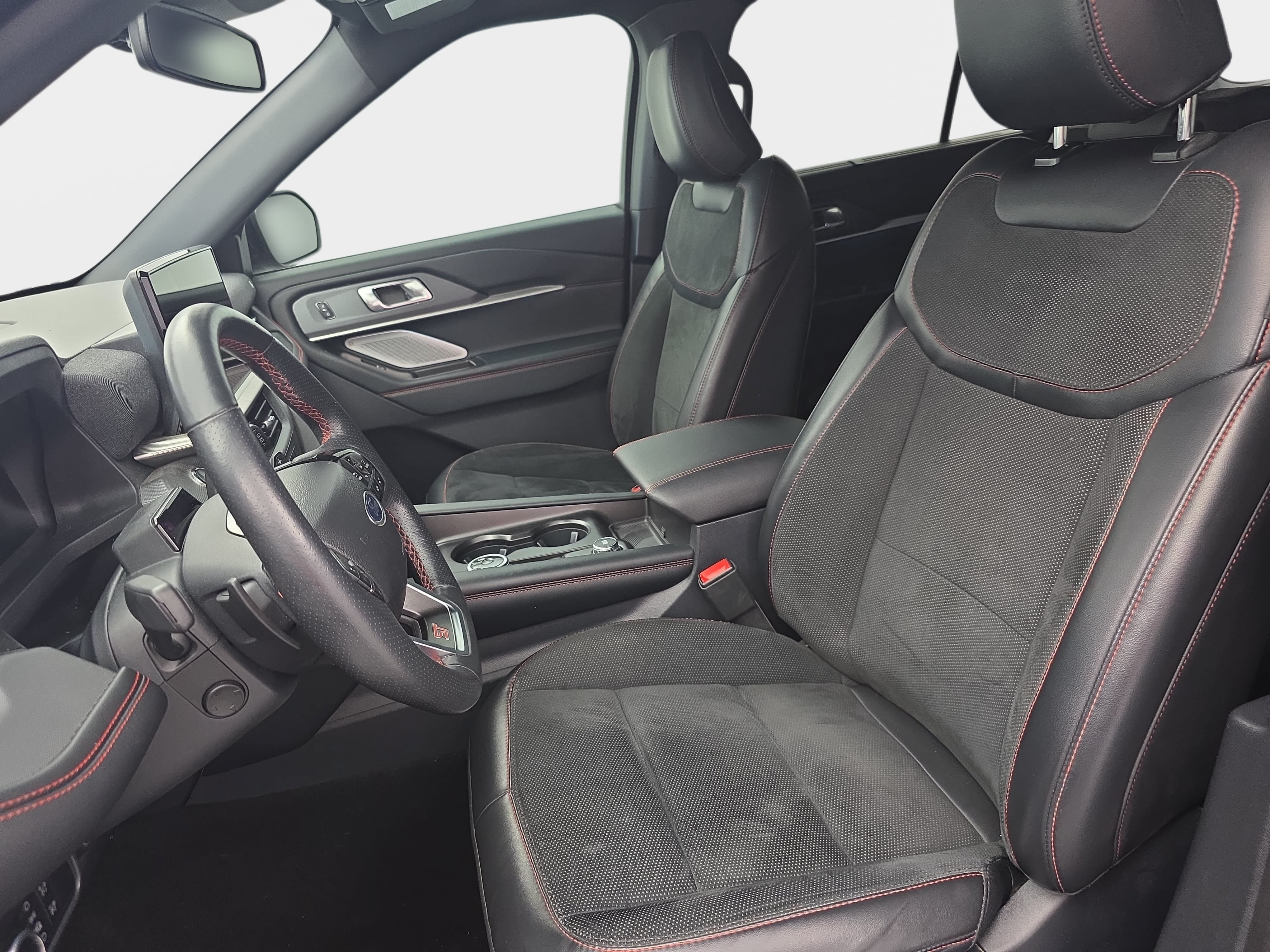 Used 2025 Ford Explorer ST AWD/4WD image 16