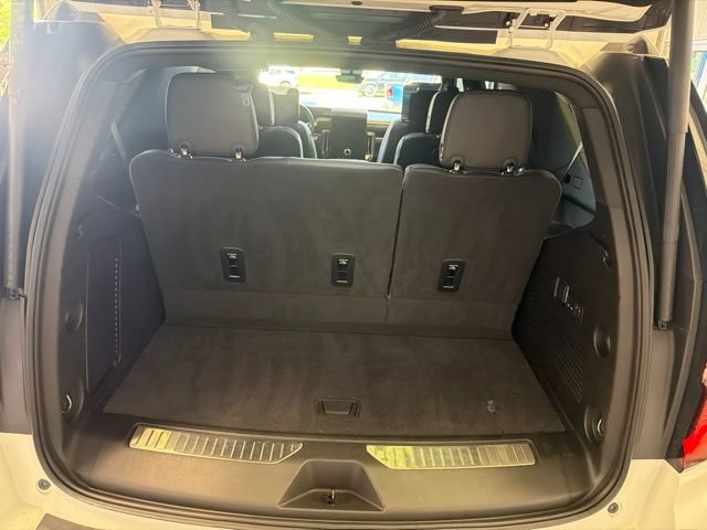Used 2025 GMC Yukon AT4 w/ AT4 Premium Plus Package AWD/4WD image 32
