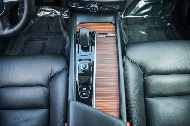 Used 2025 Volvo S60 B5 Plus image 25