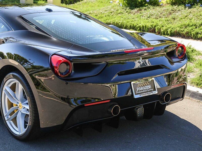 Used 2016 Ferrari 488 GTB RWD image 13