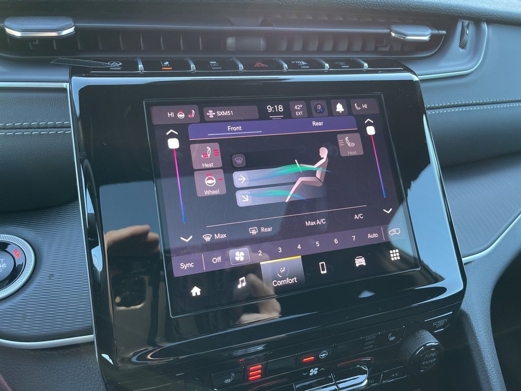 New 2025 Jeep Grand Cherokee L Altitude image 9