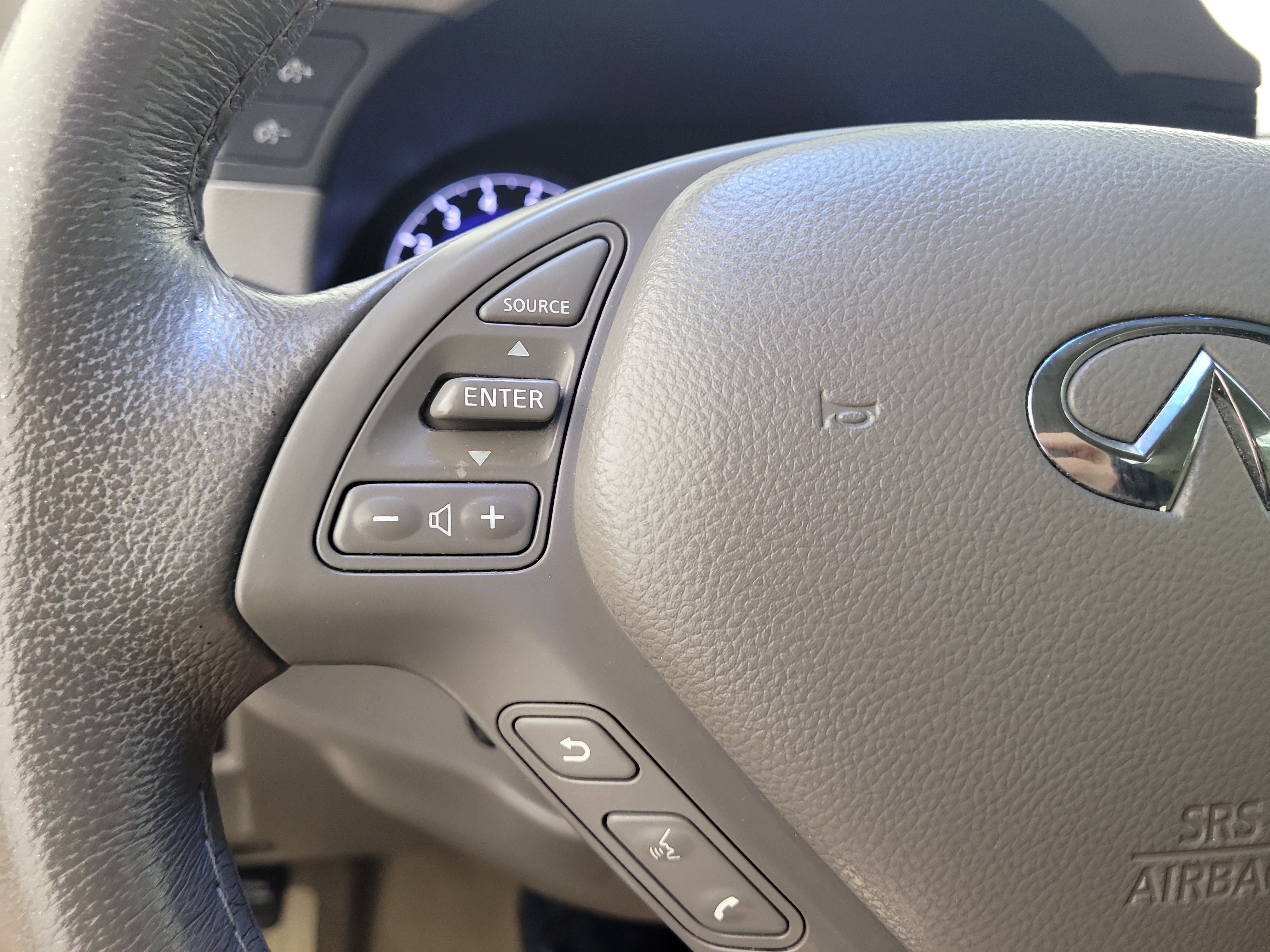 Used 2013 INFINITI G37 Convertible w/ Premium Pkg RWD image 21