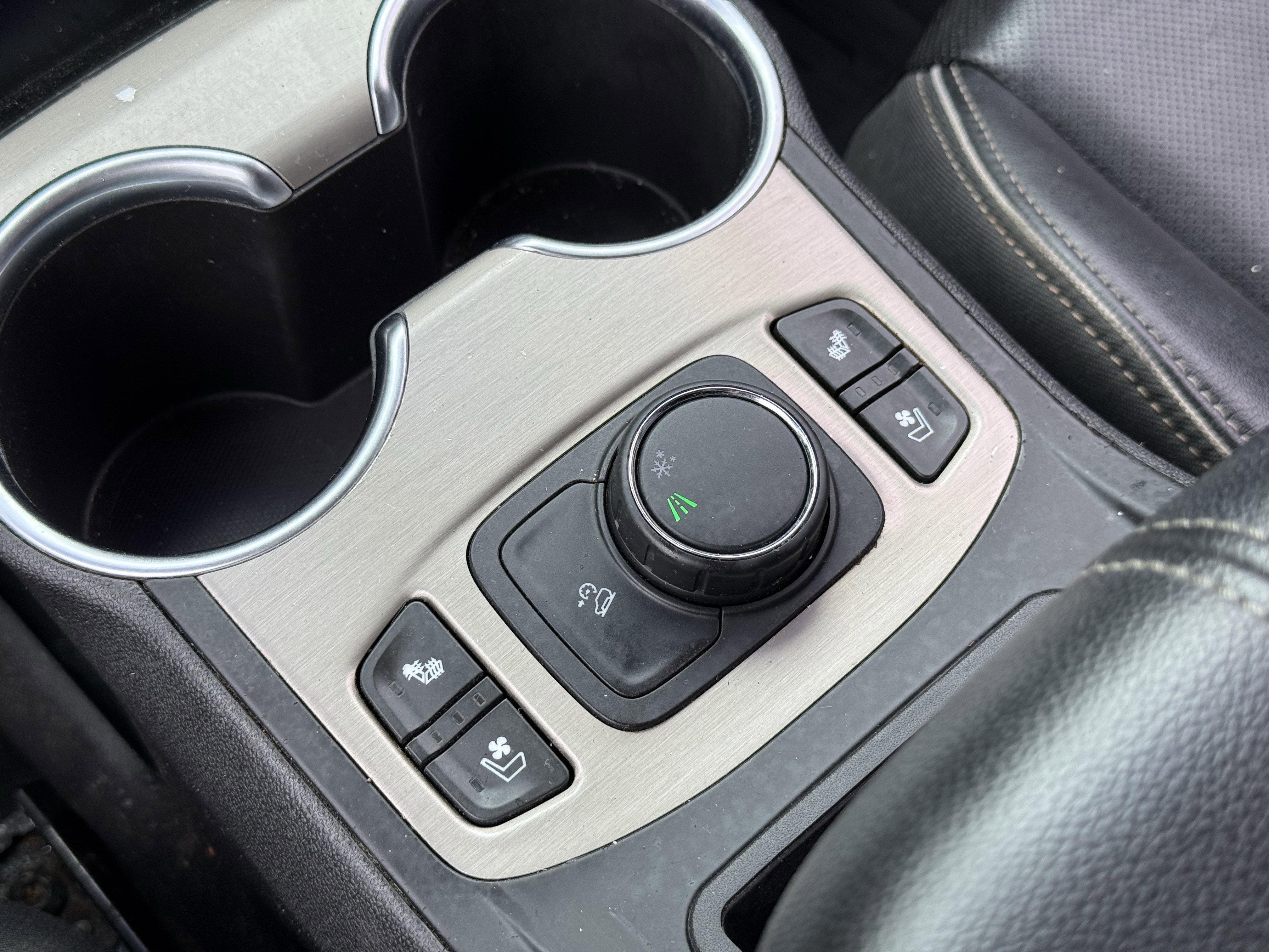 Used 2018 GMC Terrain Denali w/ Comfort Package FWD image 23