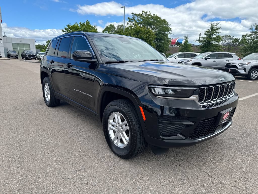 Used 2023 Jeep Grand Cherokee Laredo AWD/4WD image 10