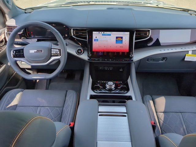 New 2023 Jeep Grand Wagoneer Series III AWD/4WD image 16
