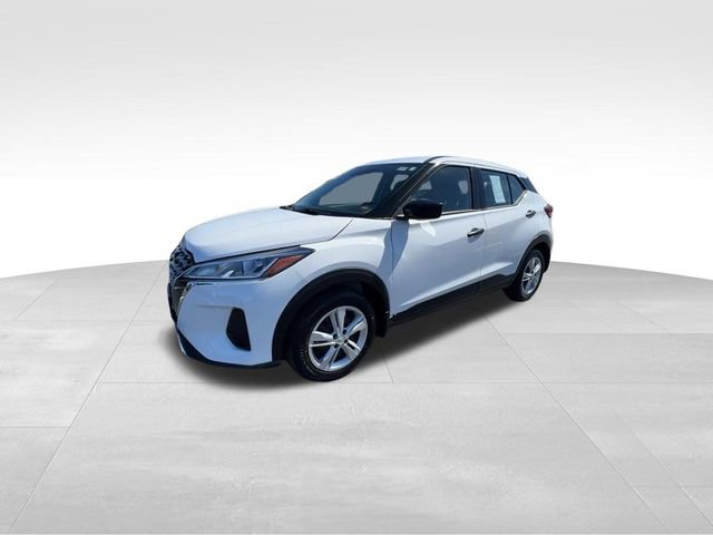 Used 2025 Nissan Kicks Play S image 4