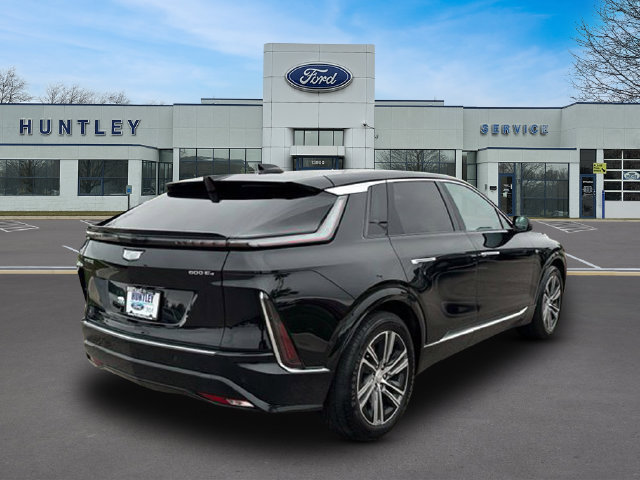 Used 2024 Cadillac Lyriq Luxury AWD/4WD image 5