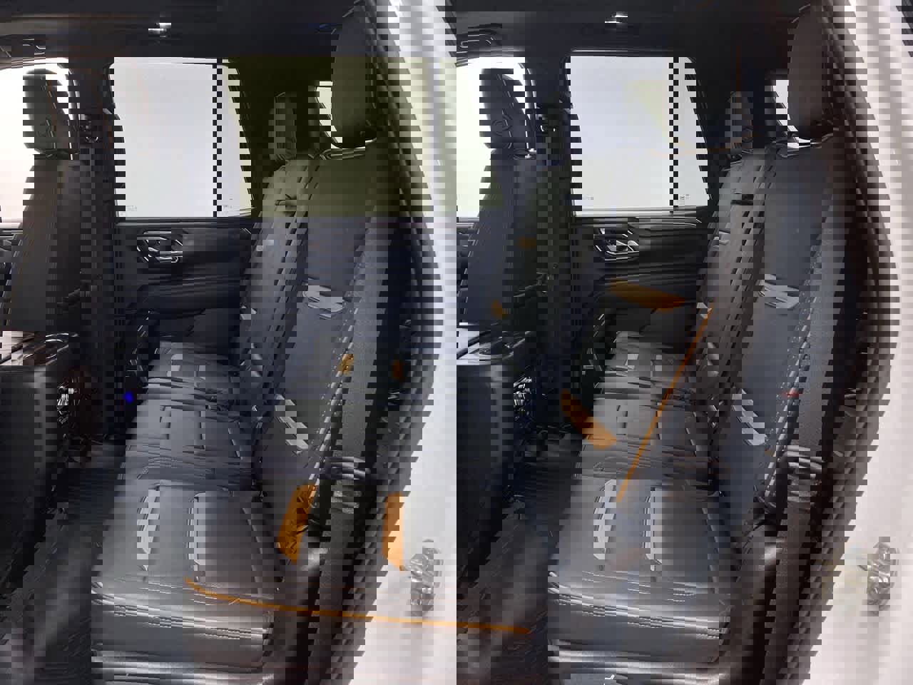 Used 2022 GMC Yukon AT4 image 16